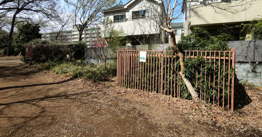 玉川上水沿いにある胎内堀の入り口