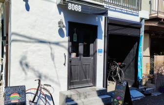8068cafeの店舗外観